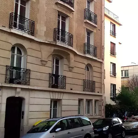 Flat Next To Convention Center * Vanves